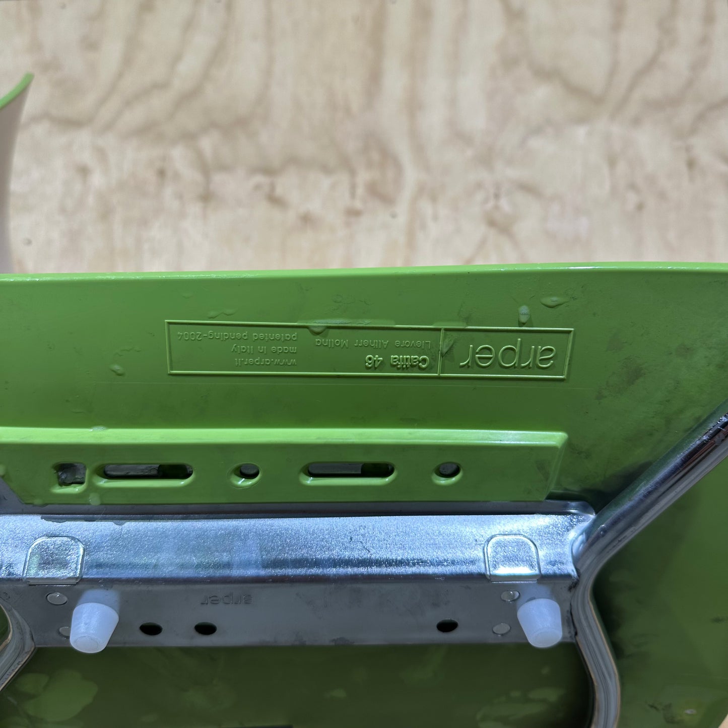 Catifa 46 0251: 4 Leg chair by Arper with Green/White bicolour shell