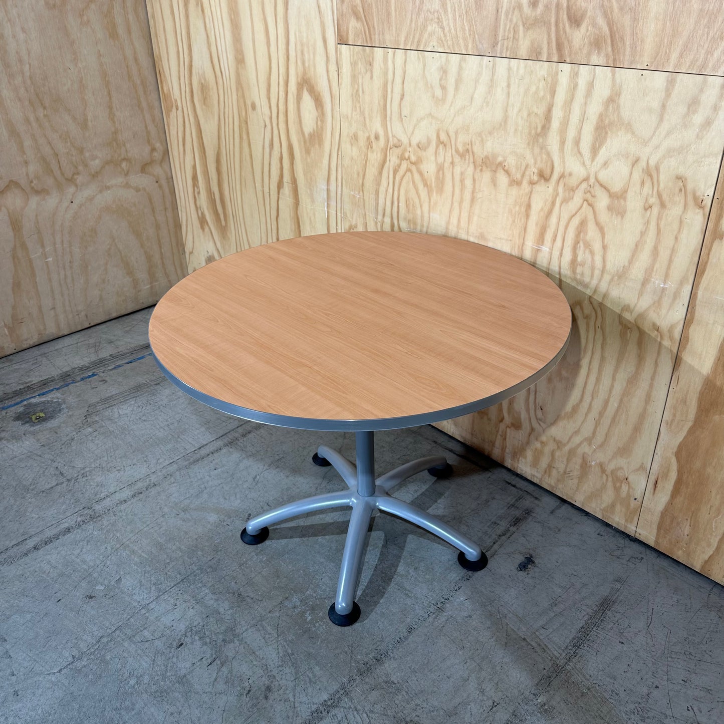 Commercial 5 Star Base Meeting Table