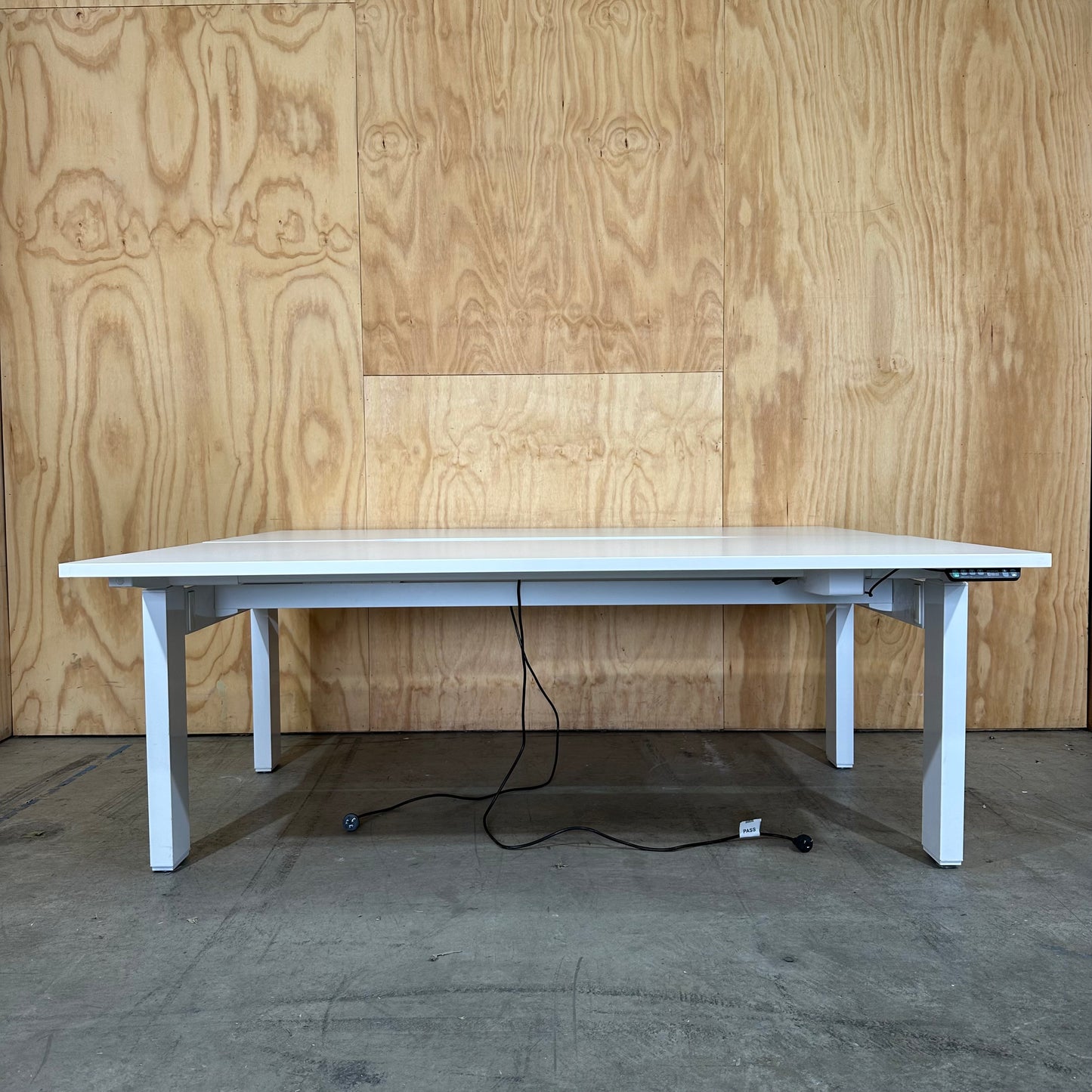 Zenith Rumba Electric Height Adjustable Workstation Pod of 2