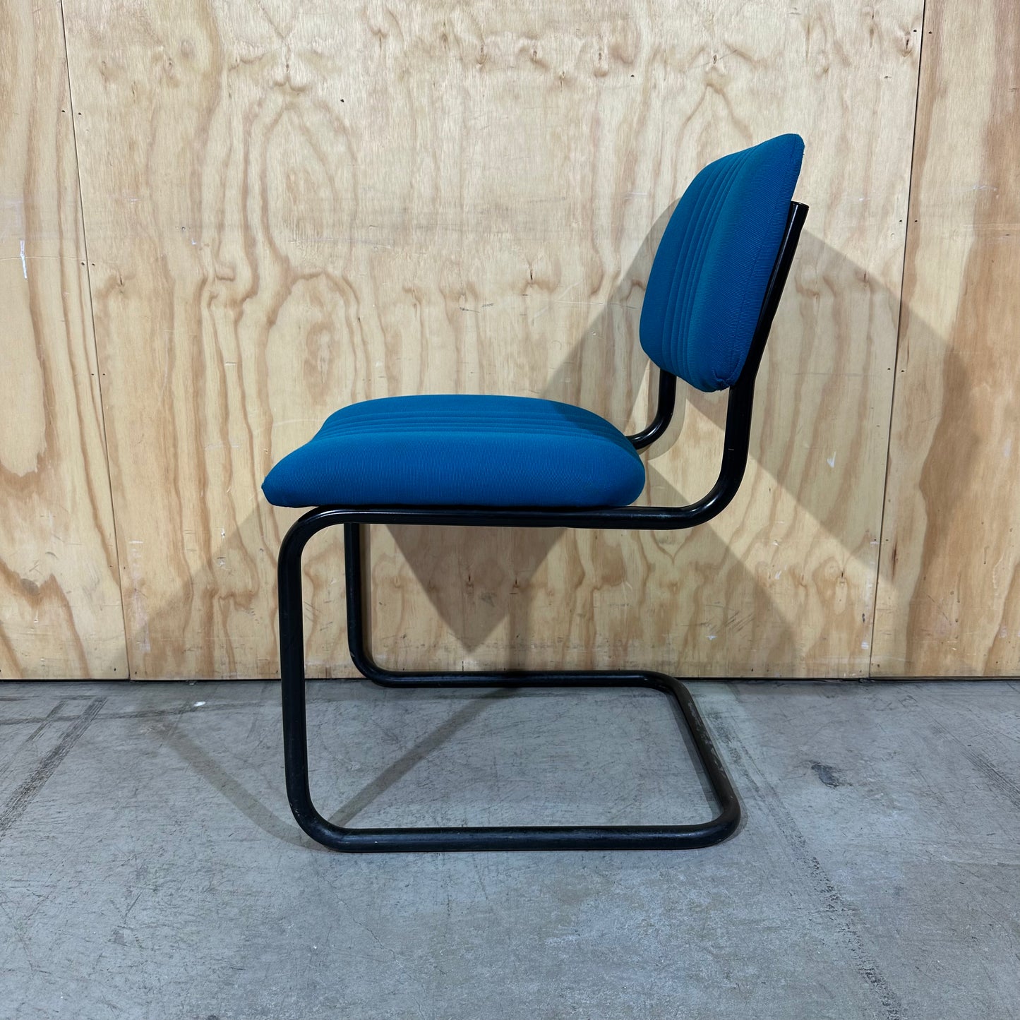Teal Sled Leg Visitor Chair