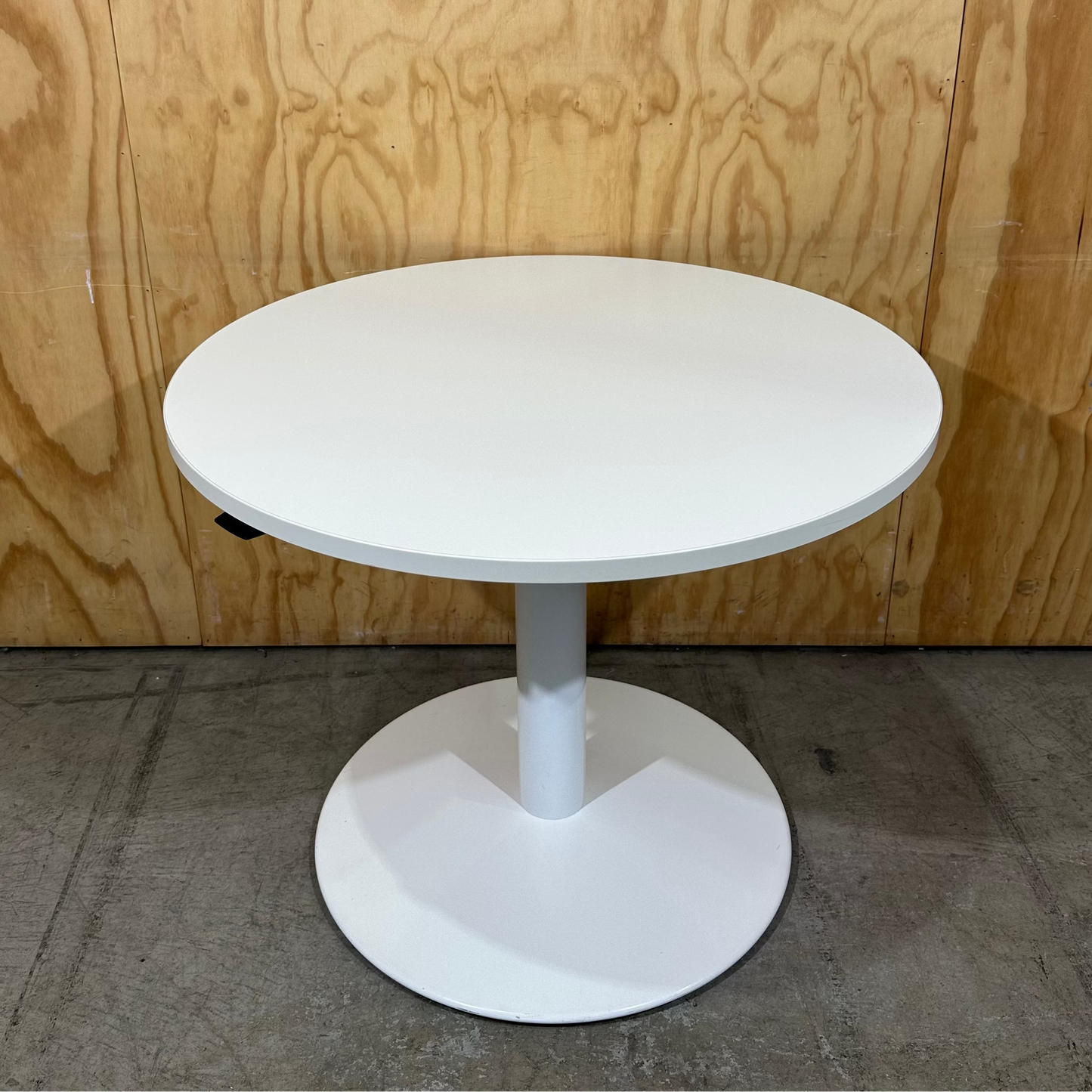 Adjustable Height Round Table