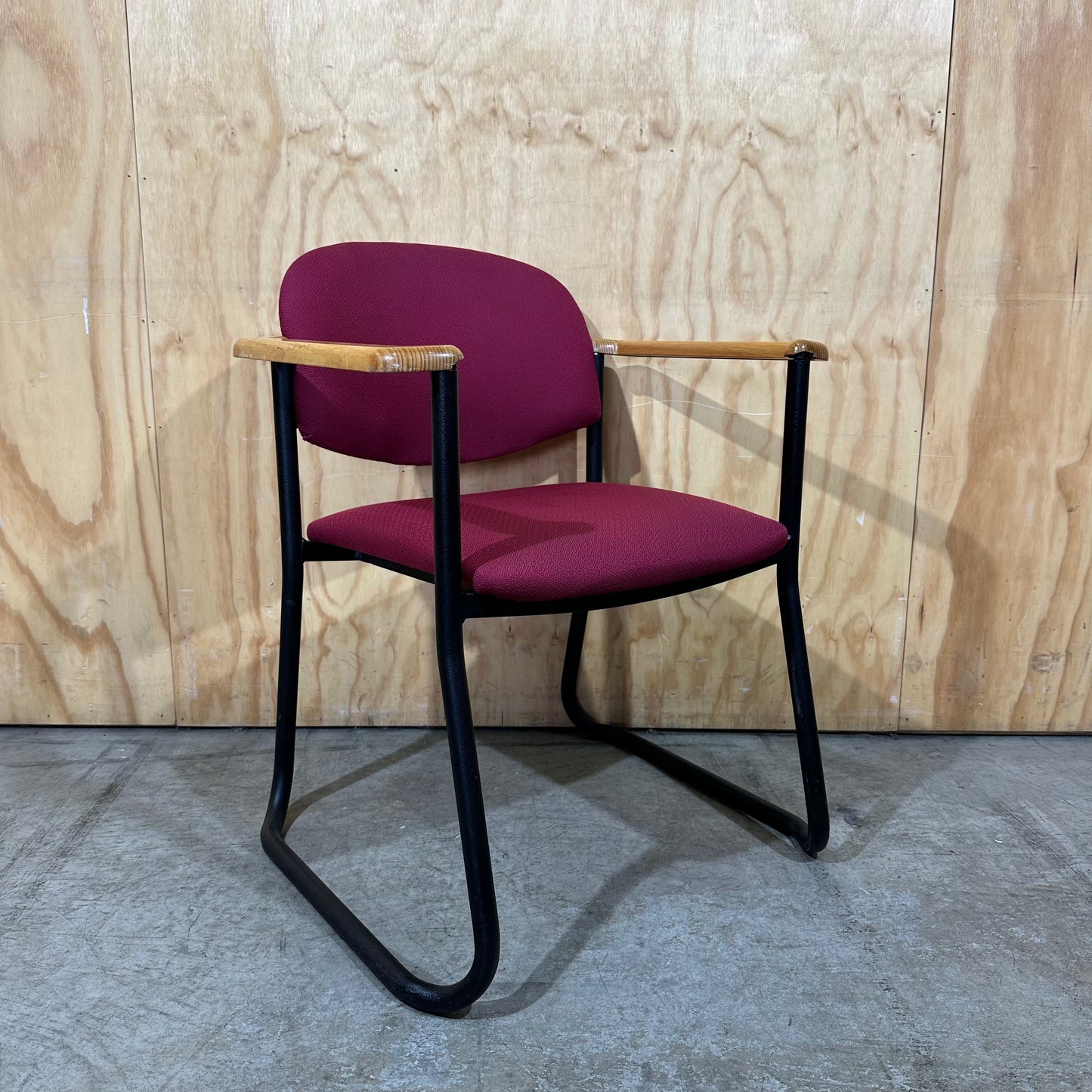 Red Pluto Visitor Chair
