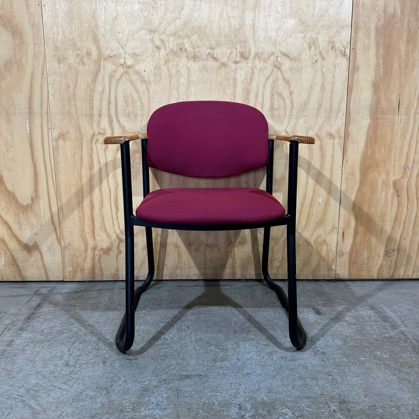 Red Pluto Visitor Chair