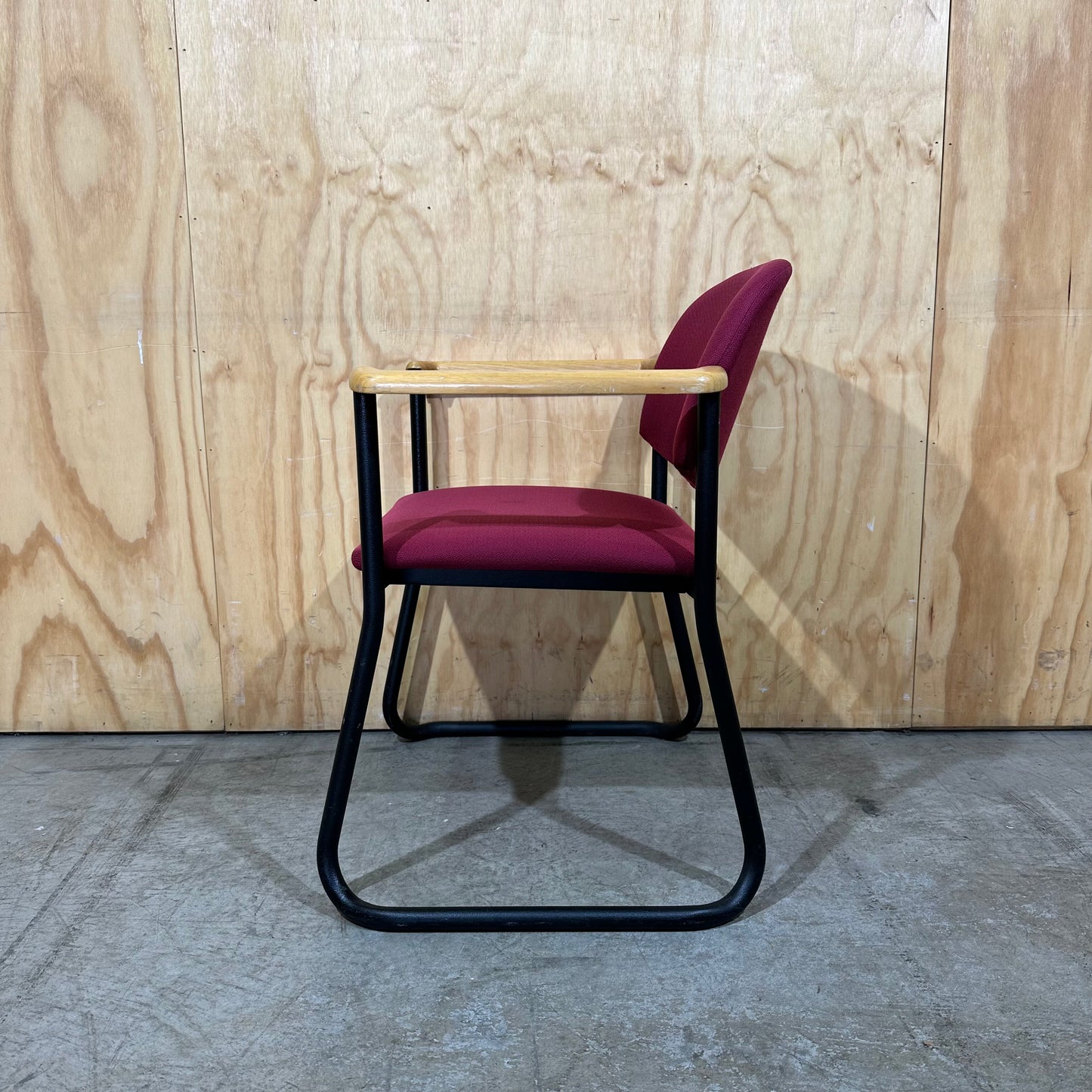 Red Pluto Visitor Chair
