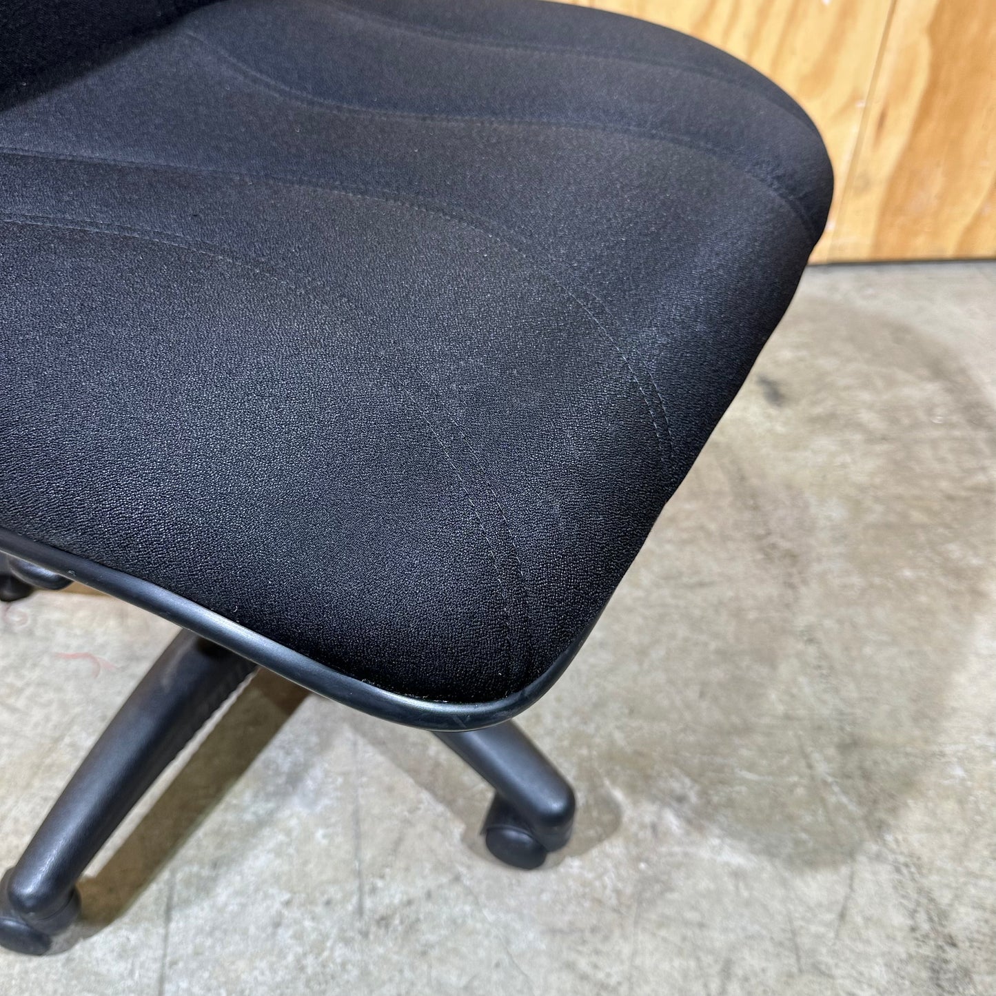 Black Turnco Executive Task Chair