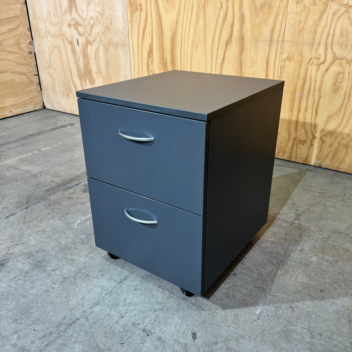 Charcoal Pedestal with Chrome Handles (Two Sizes)