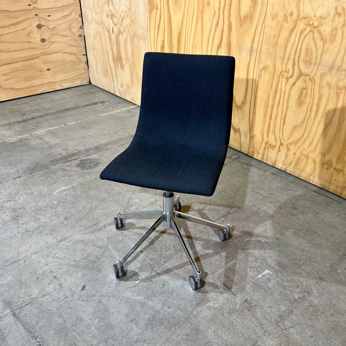 Charcoal Curved Upholstered Task Chair