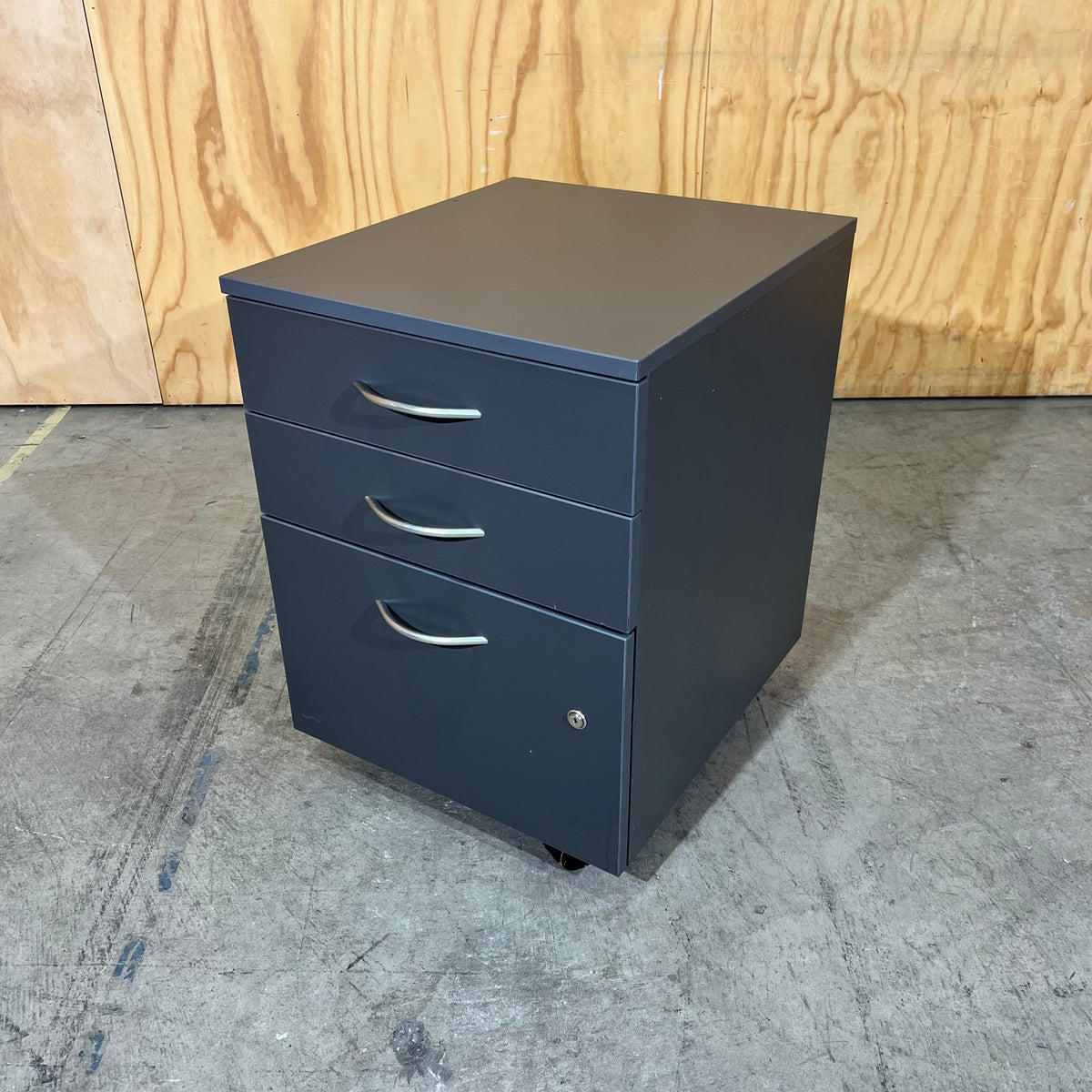 Charcoal Pedestal with Chrome Handles (Two Sizes)