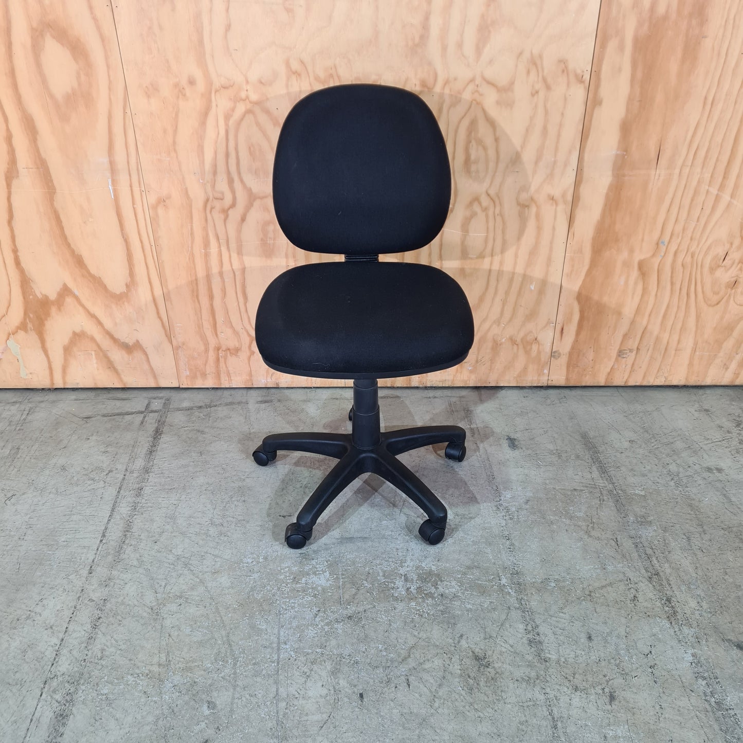 Furnx Low Back Task Chair