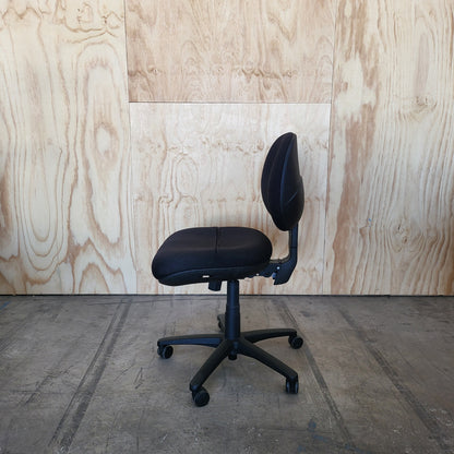 Standard Office Chair in Black