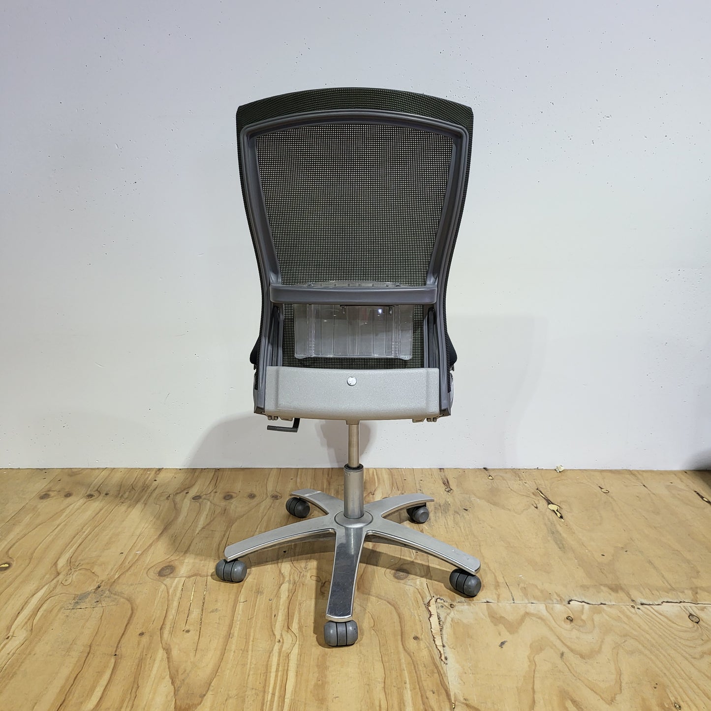 Life Chair by Formway Light Green/Black Mesh Office Chair