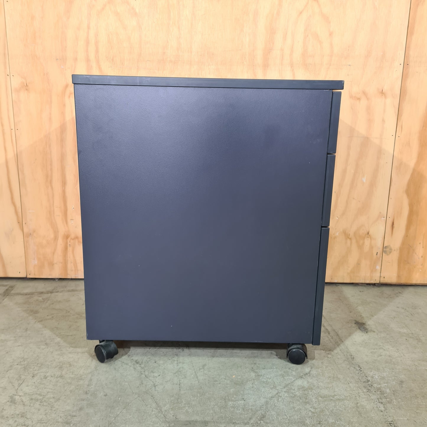 Charcoal Pedestal with Black Knobs
