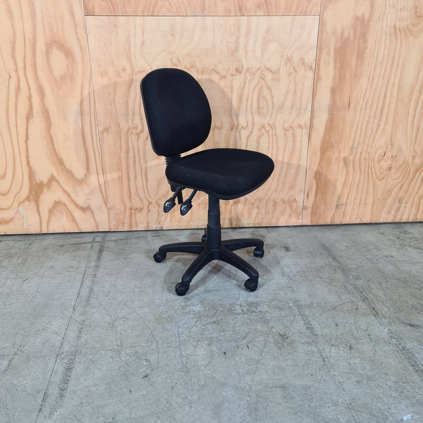 Furnx Low Back Task Chair