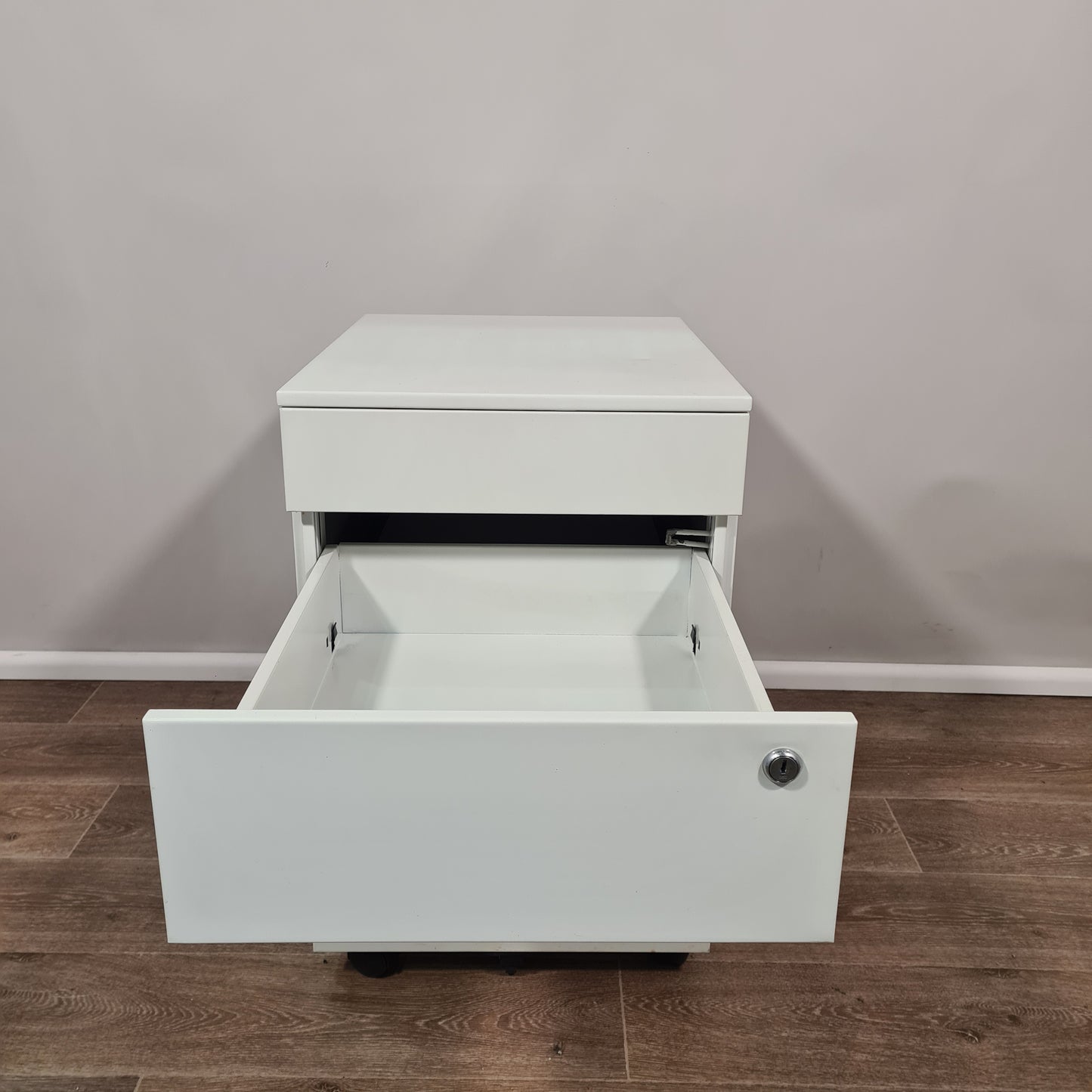 White 3 drawer pedestal