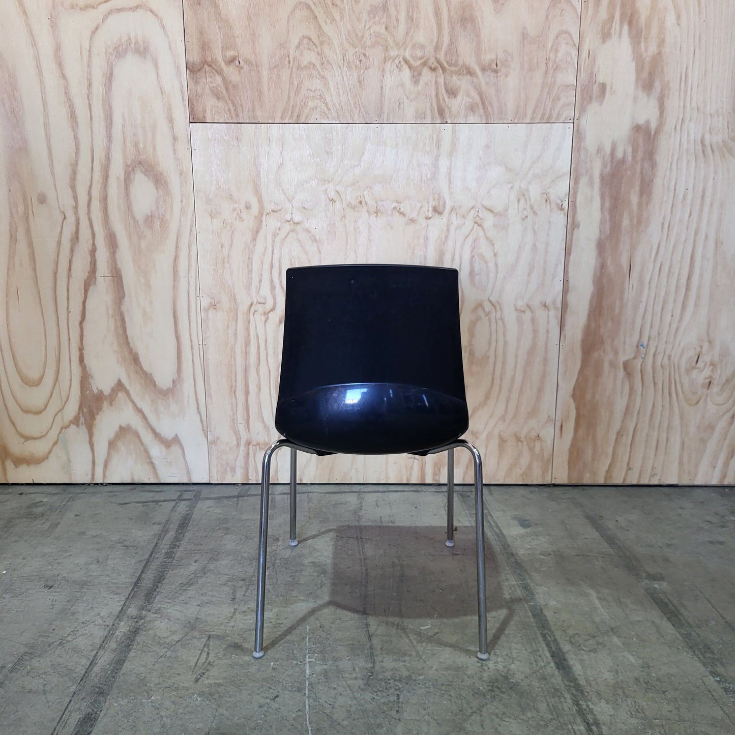 Schiavello Chair White/Black
