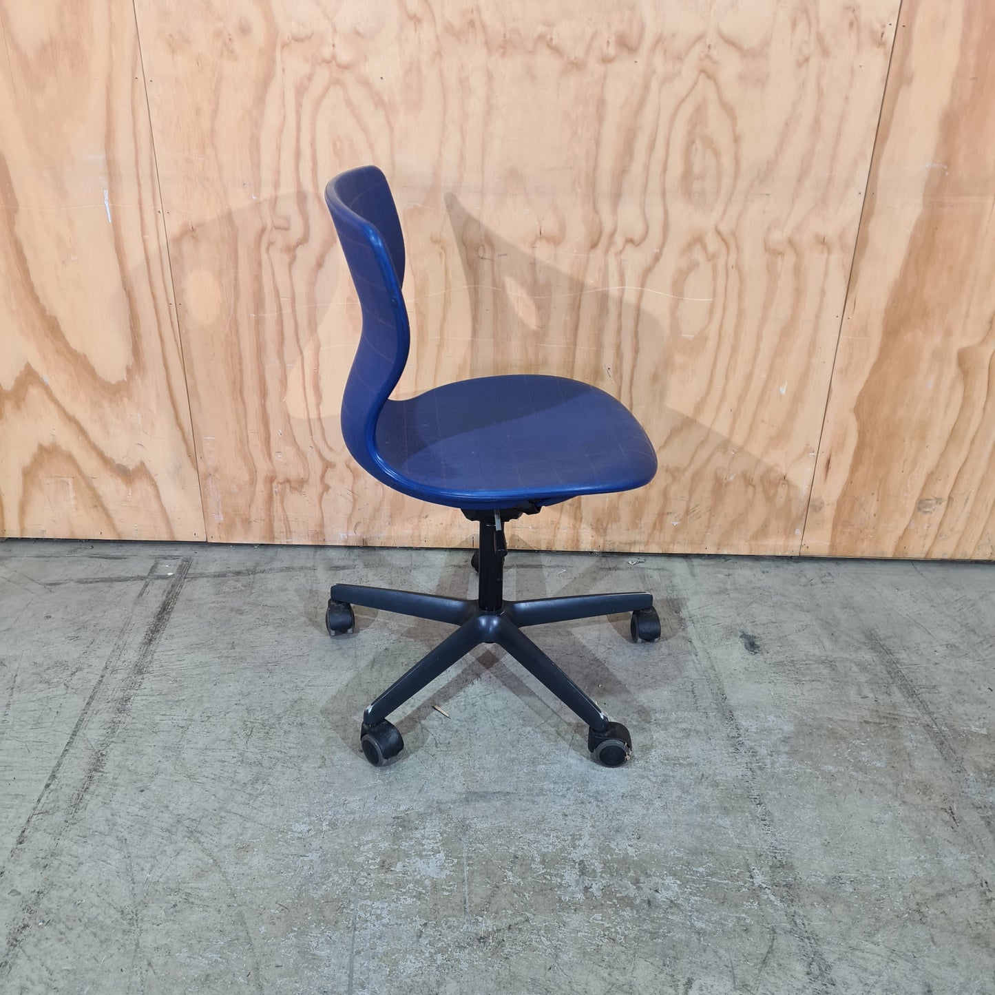 Verner Panton PantoMove-LuPo Swivel Chair in Blue