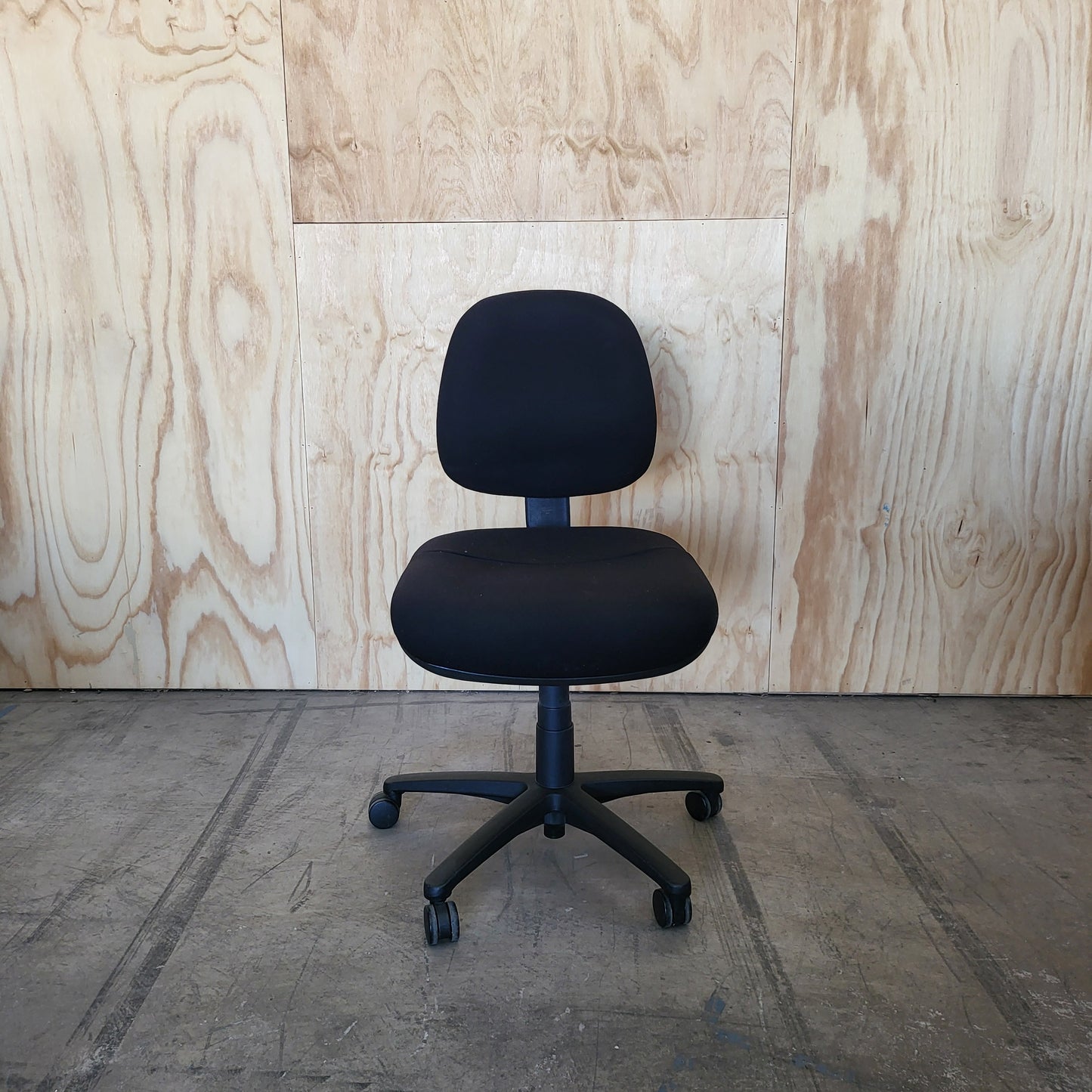 Standard Office Chair in Black