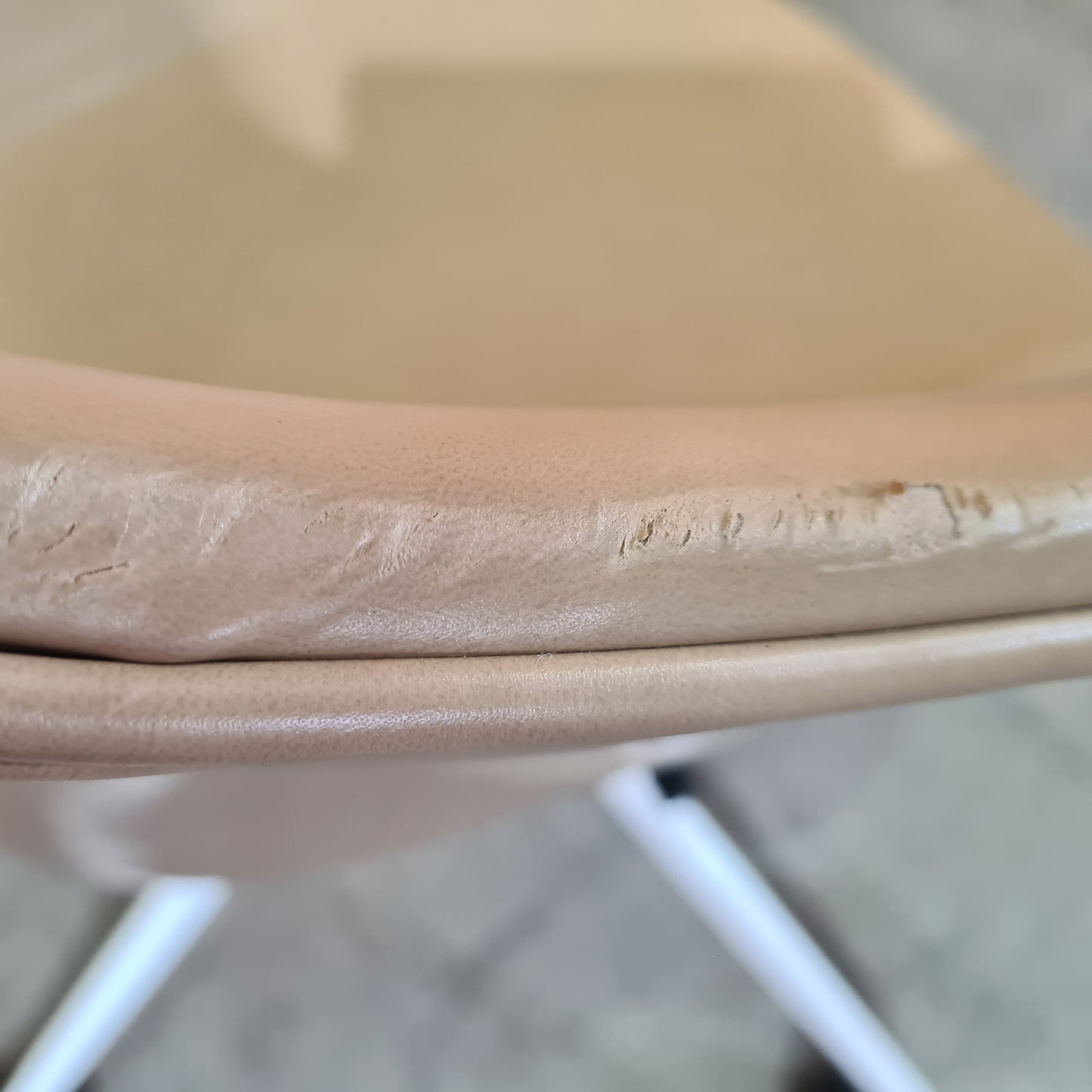 Vinyl Tub Chair by Donati with white legs (B Grade)