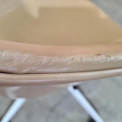 Vinyl Tub Chair by Donati with white legs (B Grade)