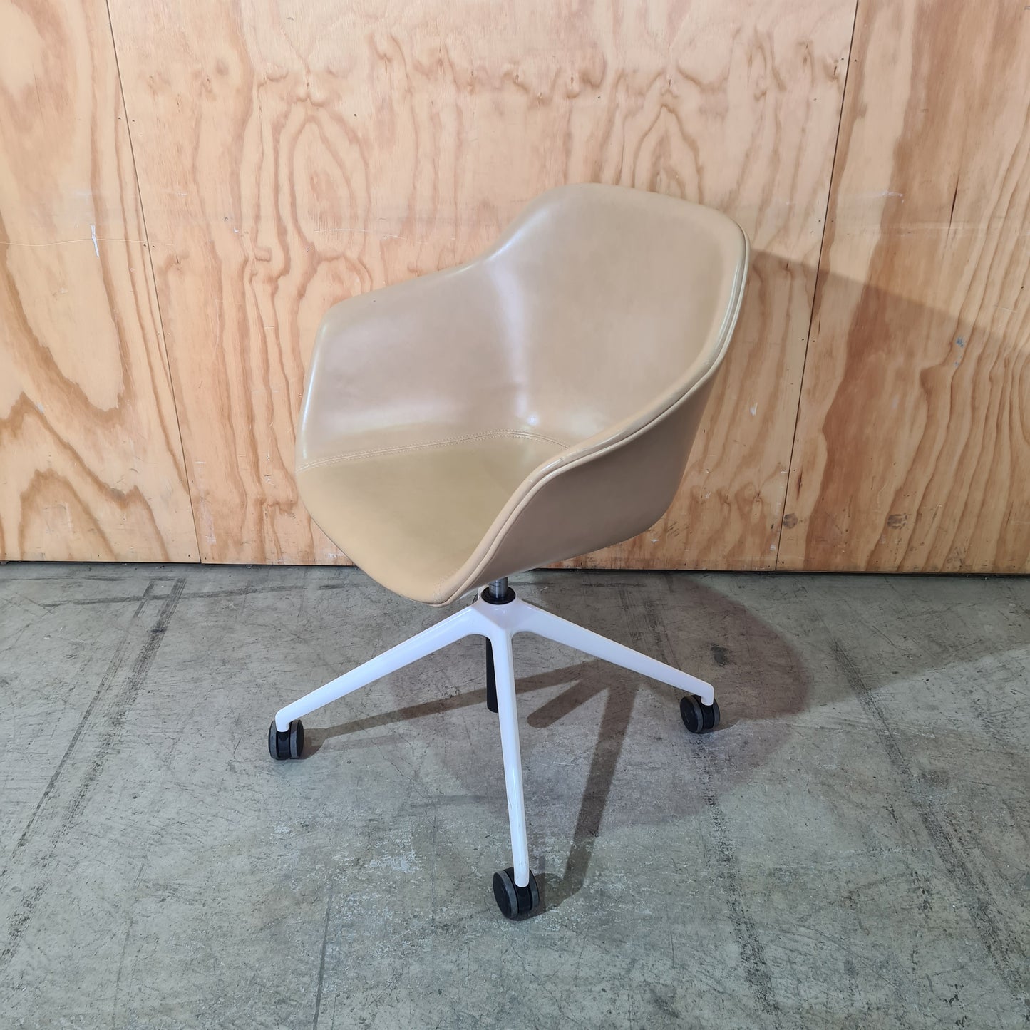 Vinyl Tub Chair by Donati with white legs (B Grade)
