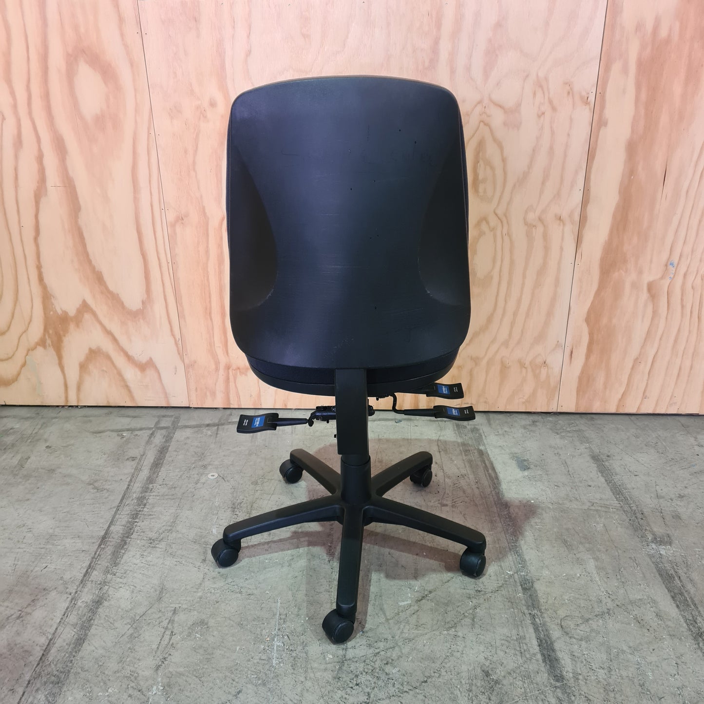 Stem Task Chair
