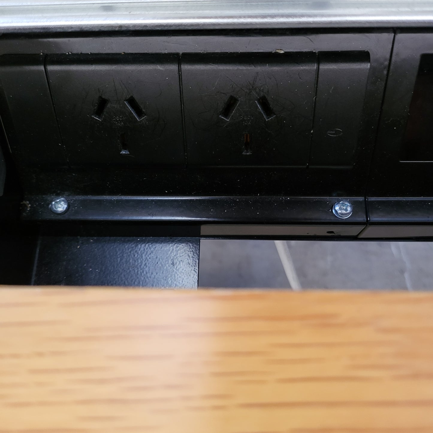 Thinking Works I.AM Flip Table in Oak with Chrome Legs and cable Box