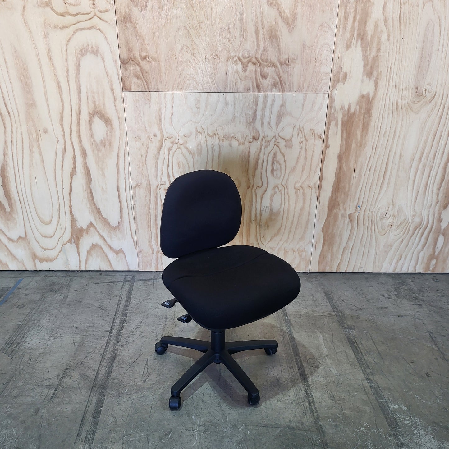 Black Adjustable Task Chair