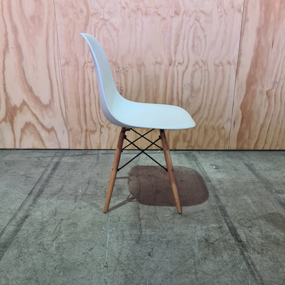Vitra Eames Replica Side Chair DSR White
