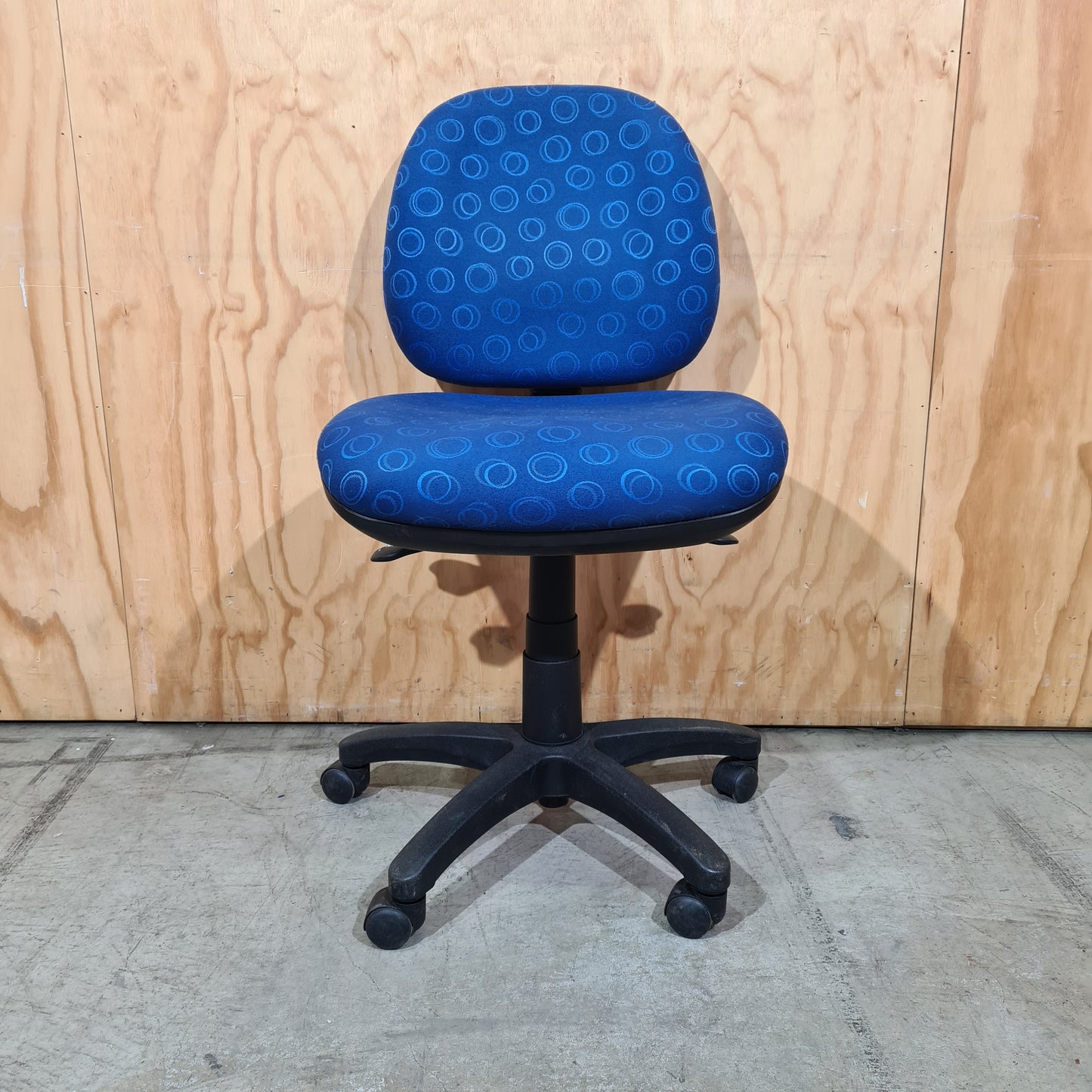 Style Blue Pattern Task Chair