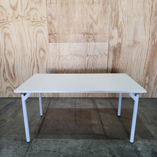 Fixed Height workstation white