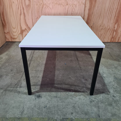 1500mm white top desk with black frame