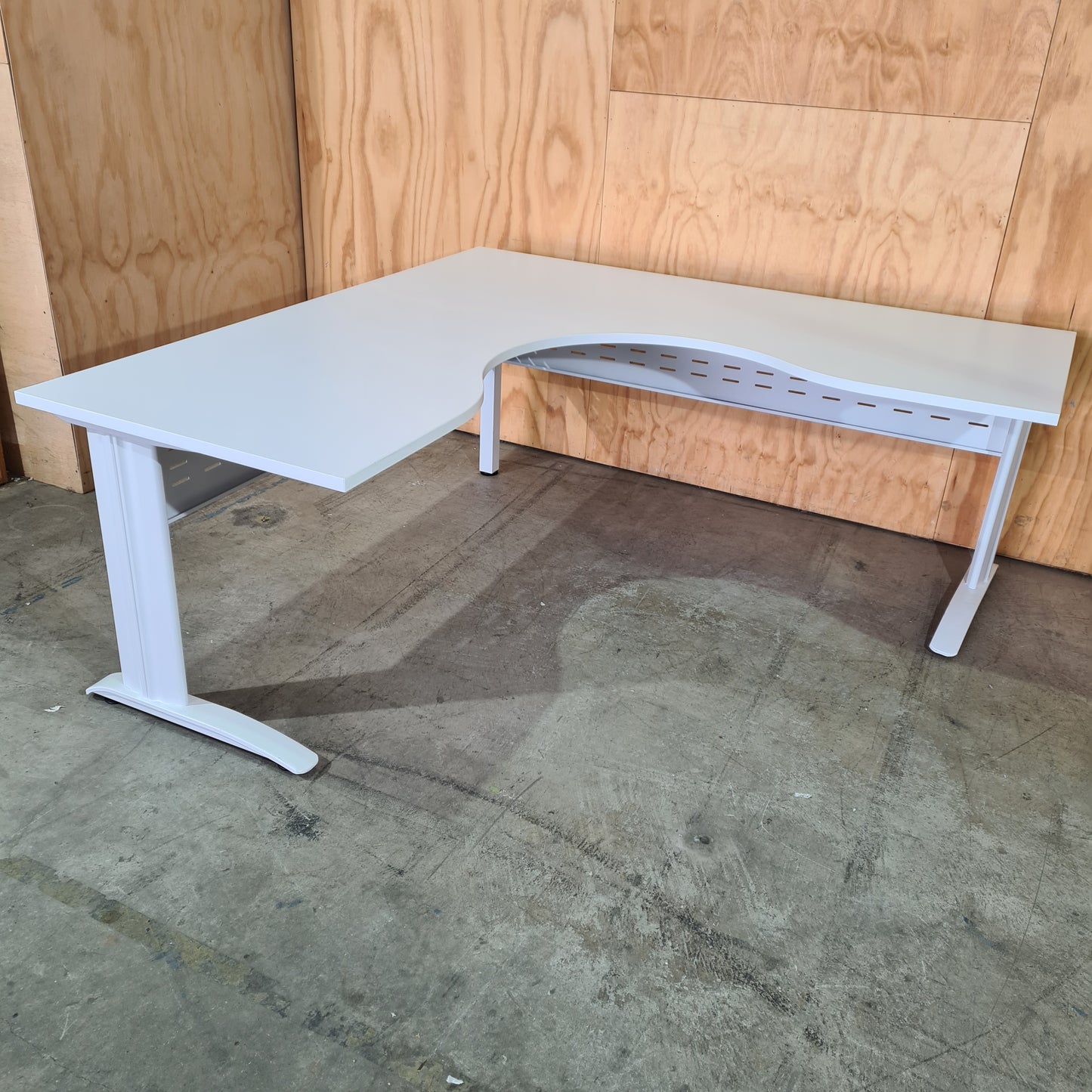 Rapid Span Corner Workstation