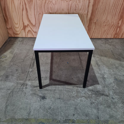 1500mm white top desk with black frame