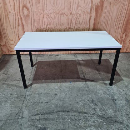 1500mm white top desk with black frame