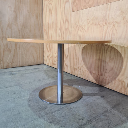 Round Timber Veneer Meeting Table