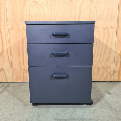 Charcoal Pedestal with Charcoal Handles