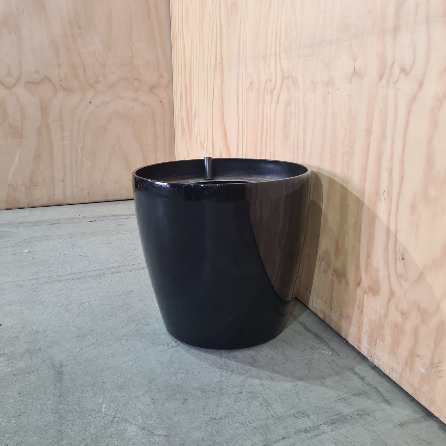 Gloss Black Tapered Planter
