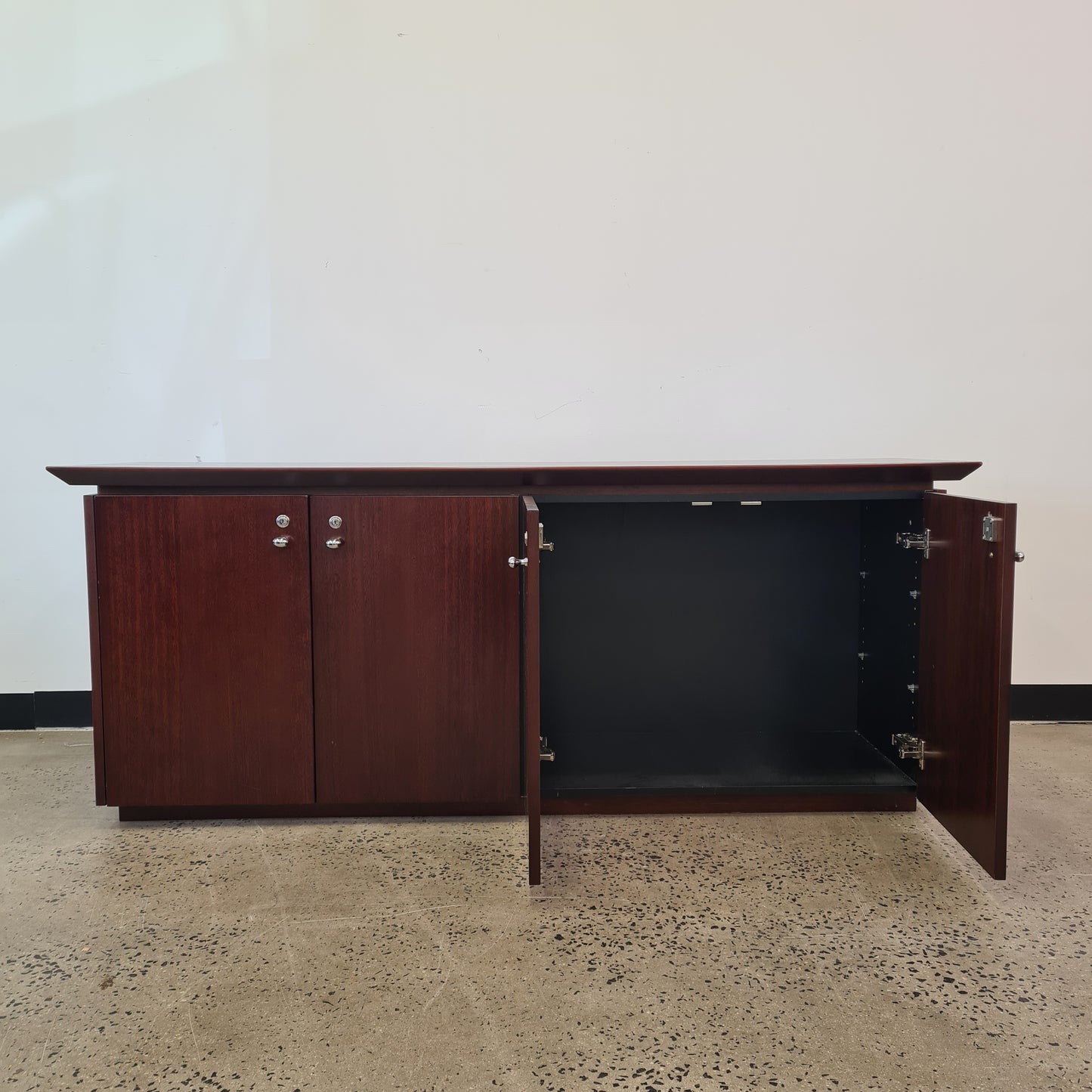 Wooden 4 Door Buffet Entertainment Unit in Mahogany Stain