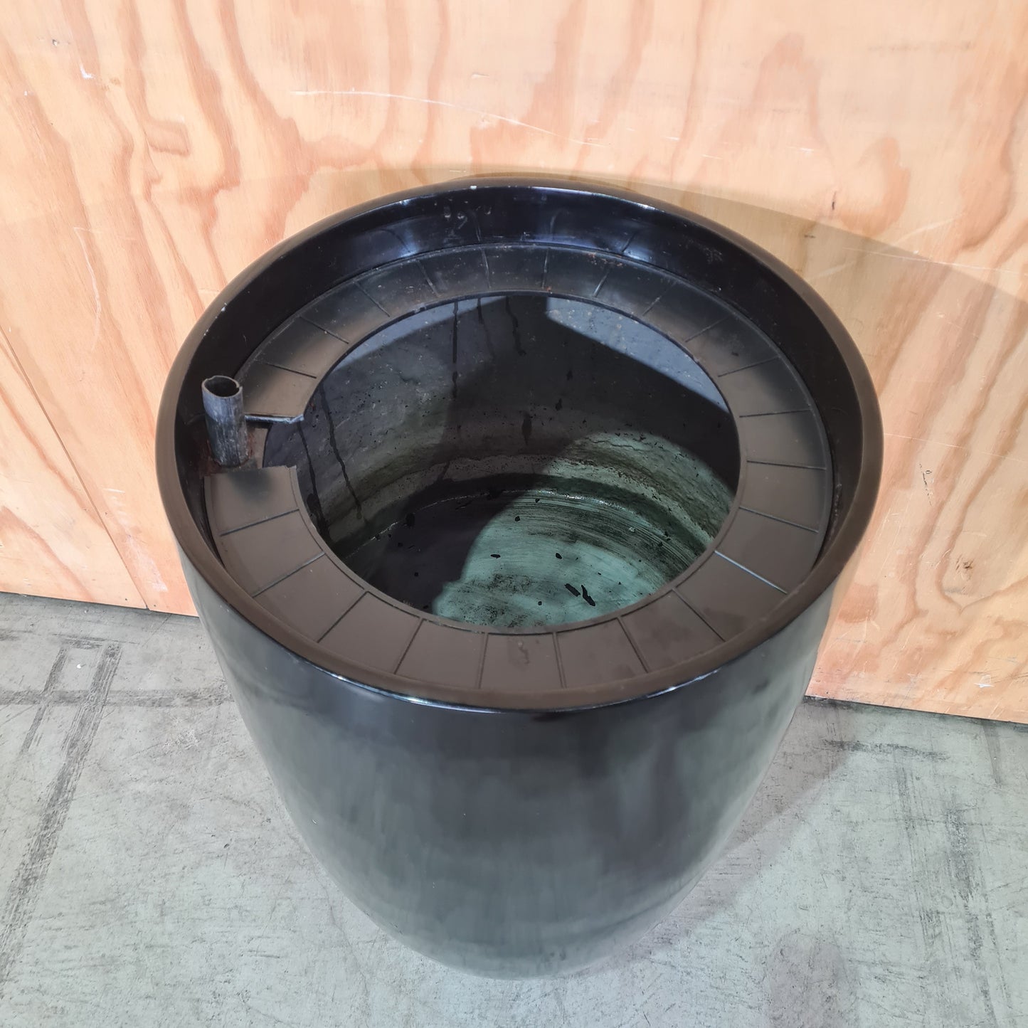 Gloss Black Tapered Planter