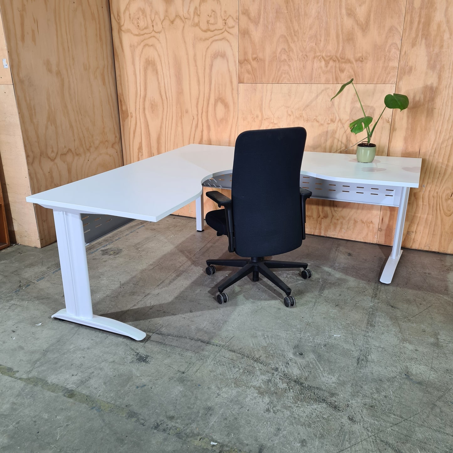 Rapid Span Corner Workstation