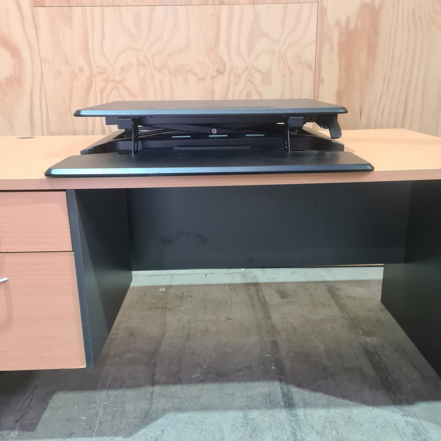 Desk Riser Black with Diamond Edge