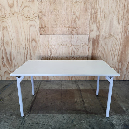 Fixed Height workstation white
