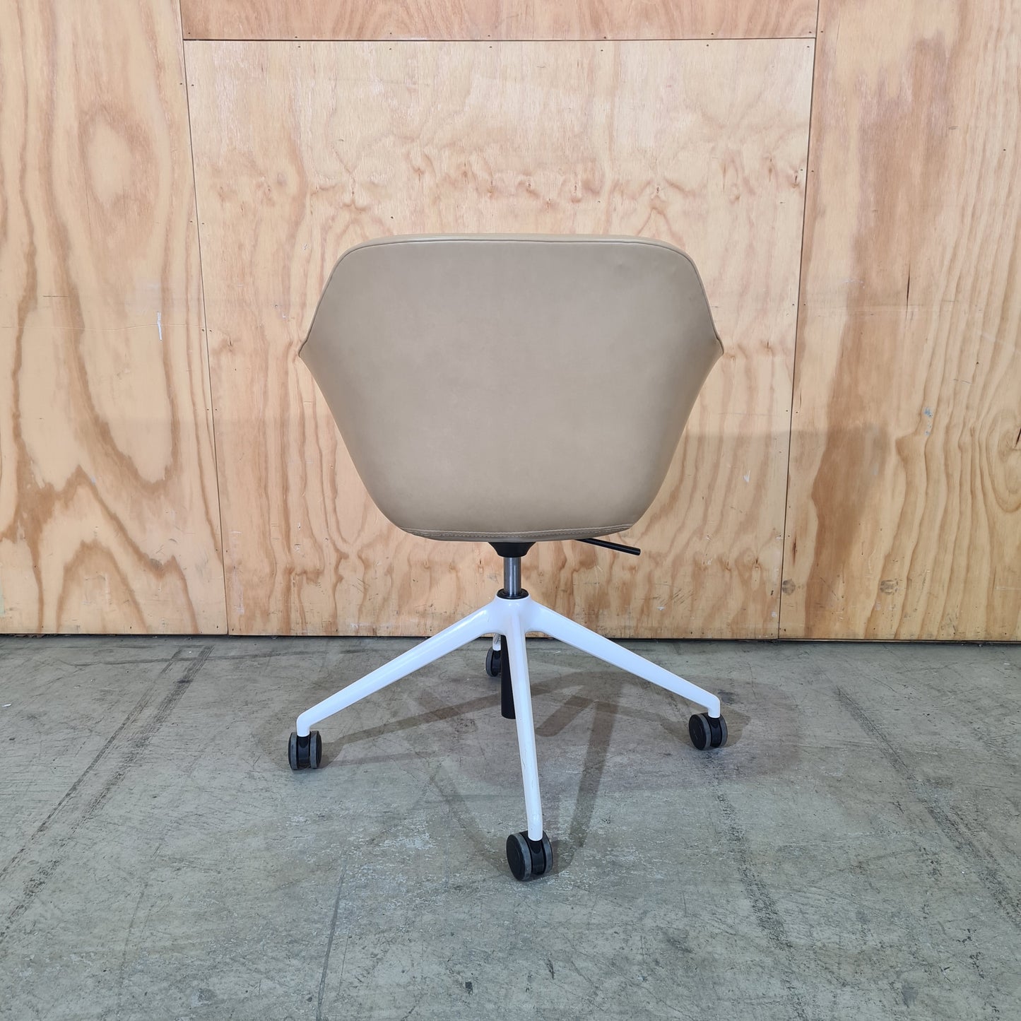 Vinyl Tub Chair by Donati with white legs (B Grade)