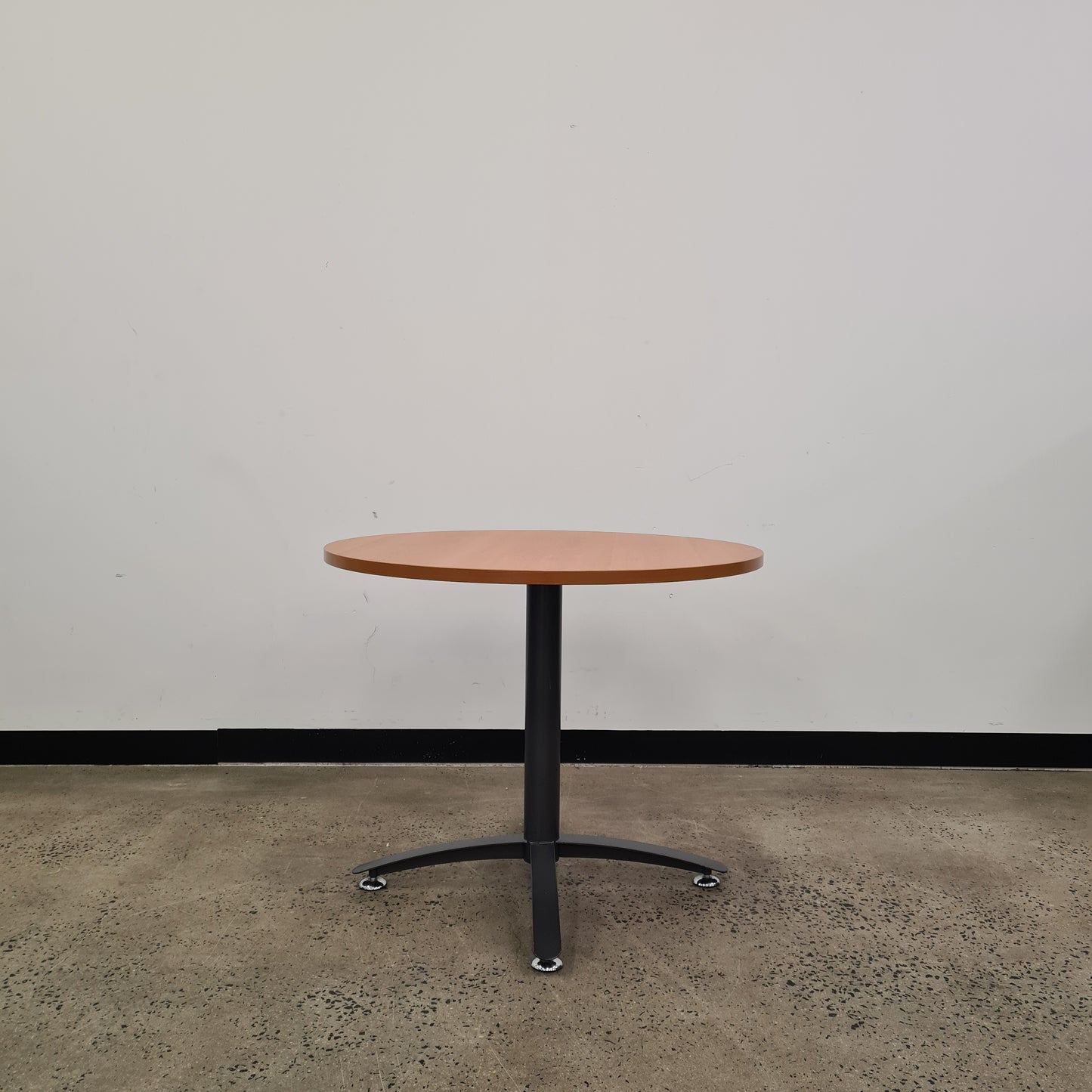 Round Cafe Meeting Table in Wood Veneer with Black Base
