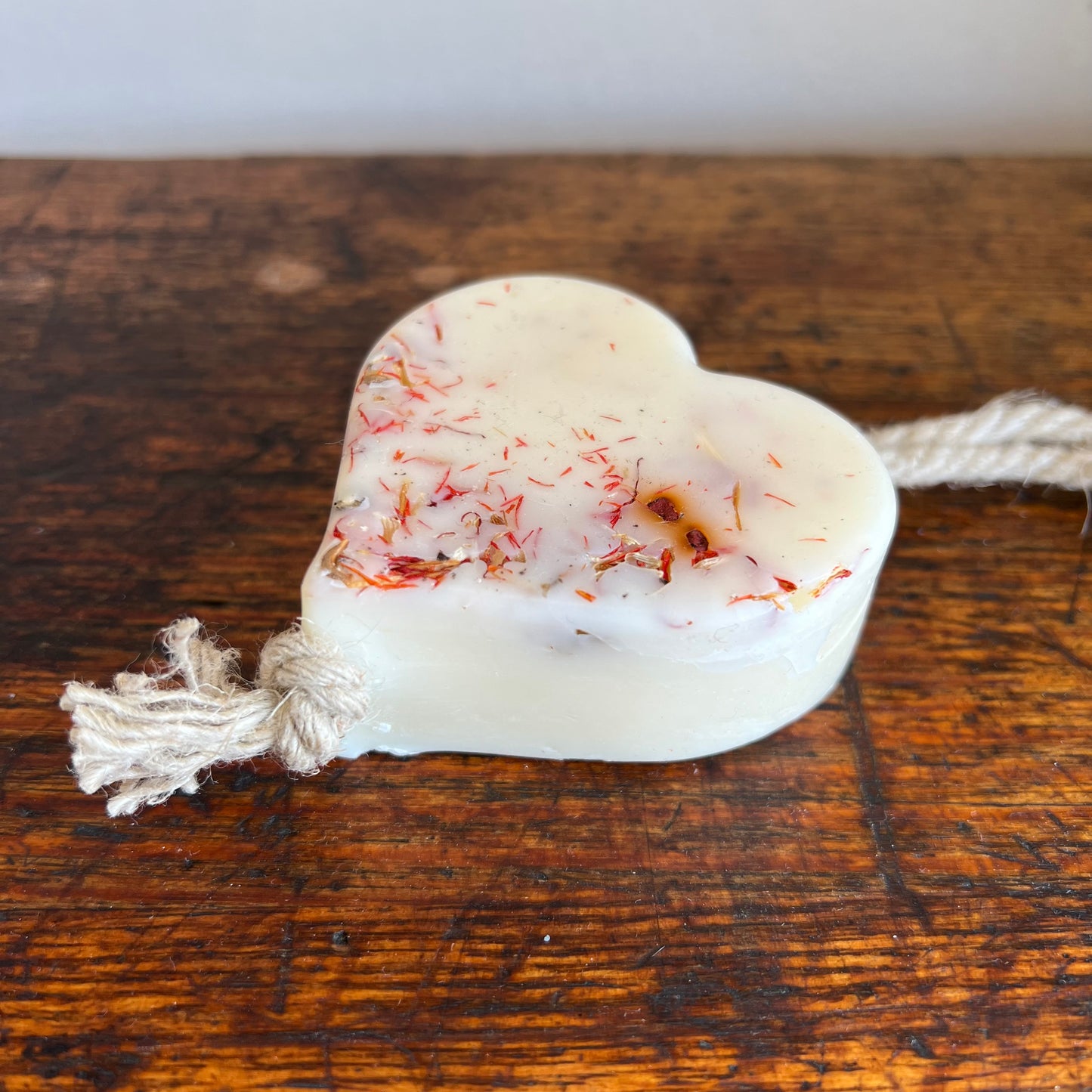 Dindi Aromatic Roped Wax Heart