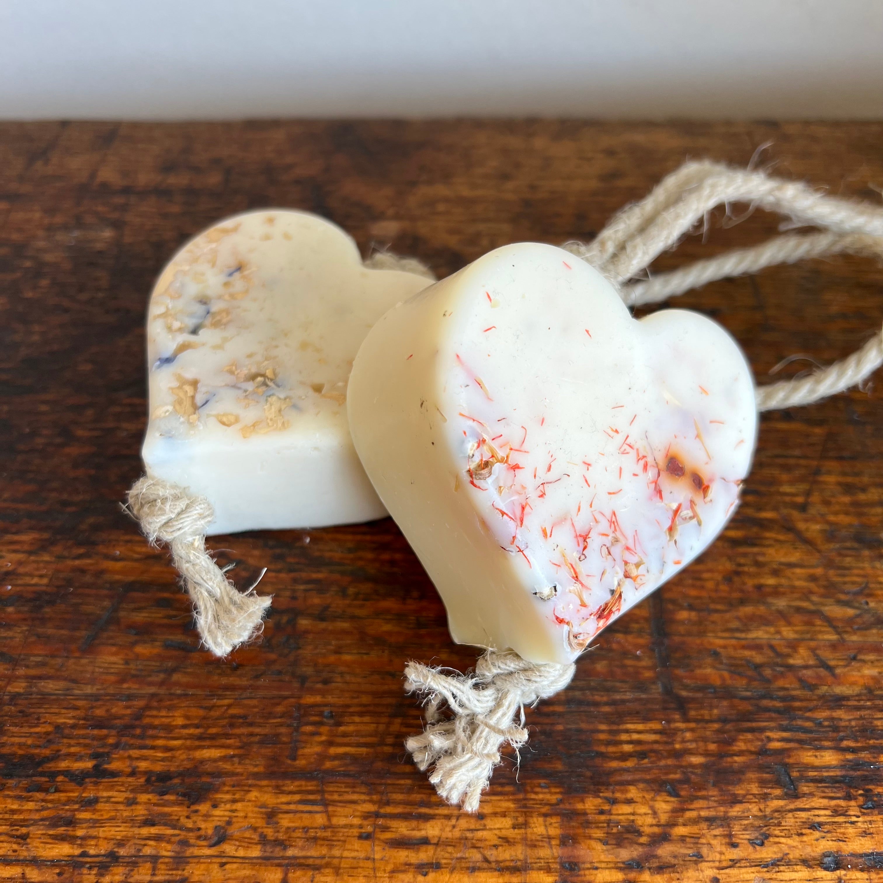 Dindi Aromatic Roped Wax Heart – Green Collect