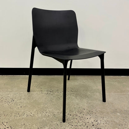 Wilkhahn Chassis Visitor Chair Black