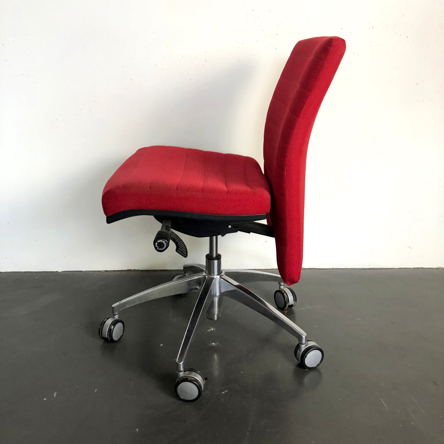 Donati Messenger Office Chair (Red or Grey)