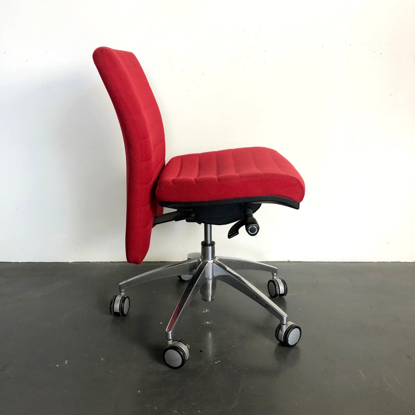 Donati Messenger Office Chair (Red or Grey)