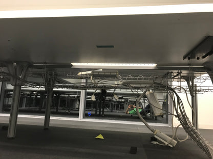 Methis Clover System 3 x 2 Bay Workstation with Partitions